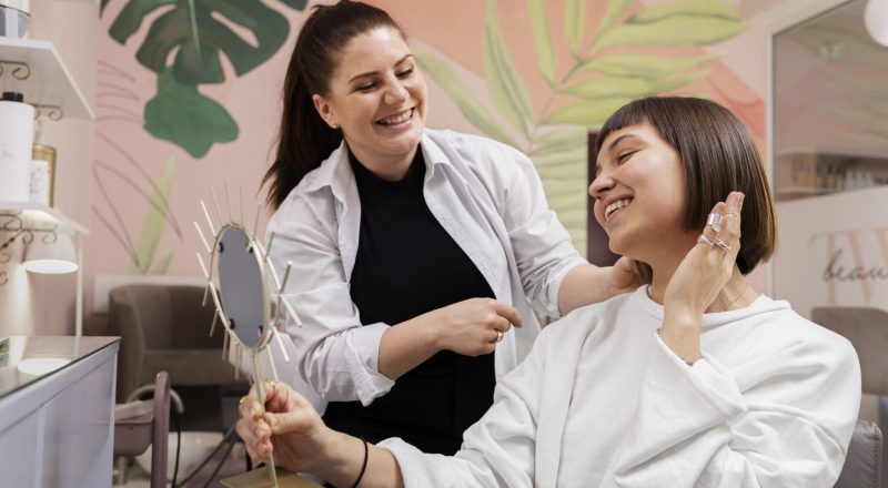 Tren Glow Up: Klinik Kecantikan Menjadi Ladang Bisnis Menjanjikan di Era Modern
